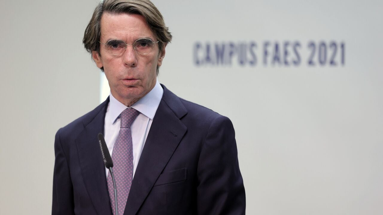 Génova espera que Aznar «no se salga del guion» y sume a favor de Casado