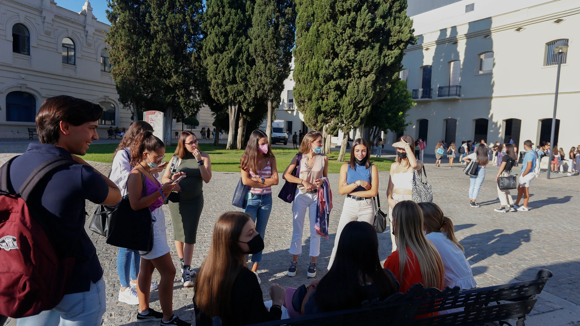 Alumnos de la Universidad de Sevilla, en unos de los campus