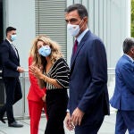 La vicepresidenta segunda del Gobierno y ministra de Trabajo, Yolanda Díaz, y el presidente del Gobierno, Pedro Sánchez