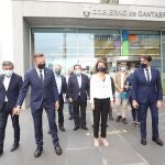 El consejero de Fomento y Medio Ambiente, Juan Carlos Suárez-Quiñones, mantiene una reunión de coordinación con sus homólogos de Asturias, Cantabria y Galicia, y con los representantes nacionales de las organizaciones profesionales agrarias, para proponer medidas ante la inclusión del lobo en el LESPRE
