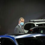La ministra de Industria, Comercio y Turismo y el Rey Felipe VI, en el Automobile Barcelona, esta semana