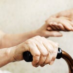 A medida que envejecemos perdemos masa muscular, nuestras articulaciones se degradan y nuestros huesos son cada vez más frágiles | Fuente: Dreamstime