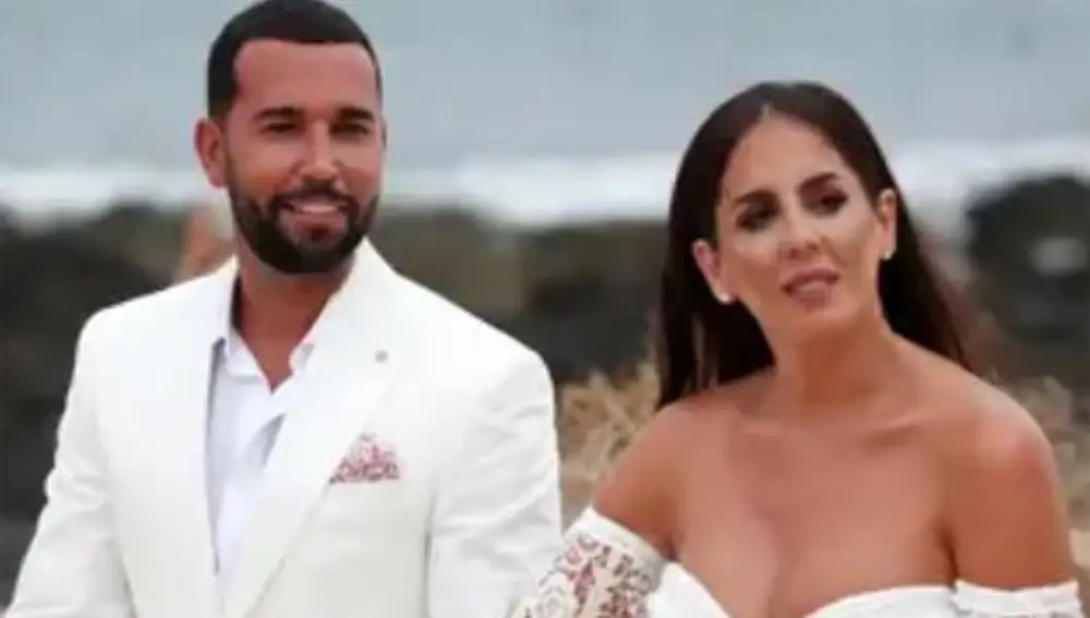 Anabel Pantoja y Omar Sánchez el día de su boda