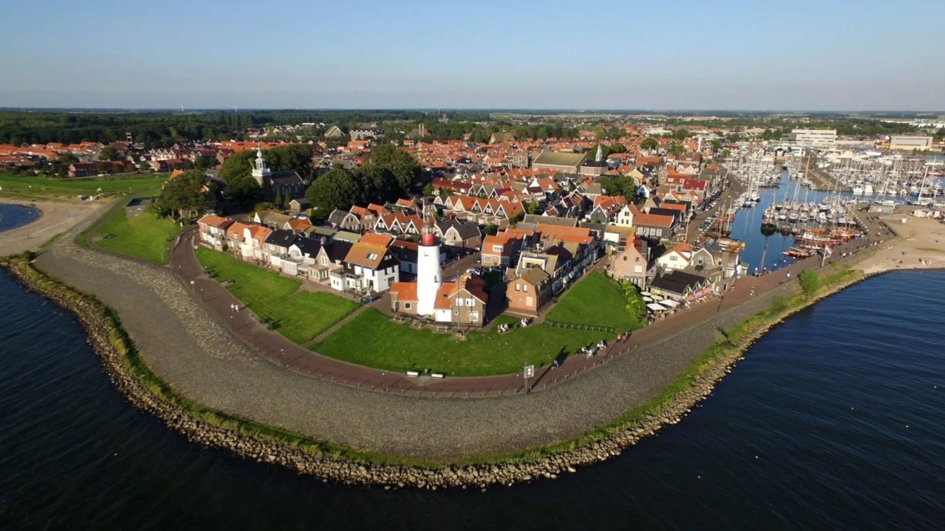 Hace unas semanas, estuvo en el ojo de la polémica porque unos jóvenes se disfrazaron de nazis y simularon ejecutar a otro joven, que estaba vestido con un pijama de rayas. Guiade Tours