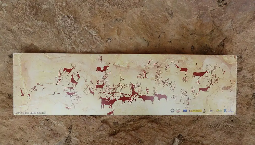 Copia de las pinturas de la Cueva de la Vieja.