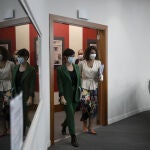 La ministra Portavoz, Isabel Rodríguez, y la ministra de Hacienda y Función Pública, María Jesús Montero, a su llegada a la rueda de prensa del día de hoy