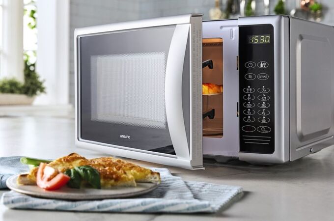 Comida recién salida del microondas