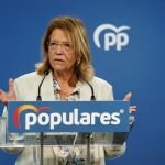 Elvira Rodríguez durante la rueda de prensa de esta mañana