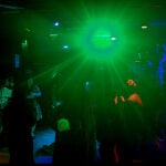Muchas jóvenes inglesas están siendo atacadas en discotecas con jeringuillas con sedantes