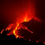 Una de las bocas eruptivas del volcán de Cumbre Vieja