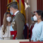 El Rey Felipe, la Reina Letizia y su hija la infanta Sofía en una imagen de archivo