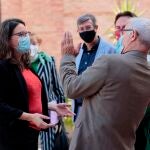 La vicepresidenta del Consell, Mónica Oltra, en la imagen junto al alcalde de Valencia, Joan Ribó