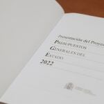 Documento del Proyecto de Ley de Presupuestos del Estado de 2022 presentado por la ministra de Hacienda a la presidenta del Congreso, en el Congreso de los Diputados