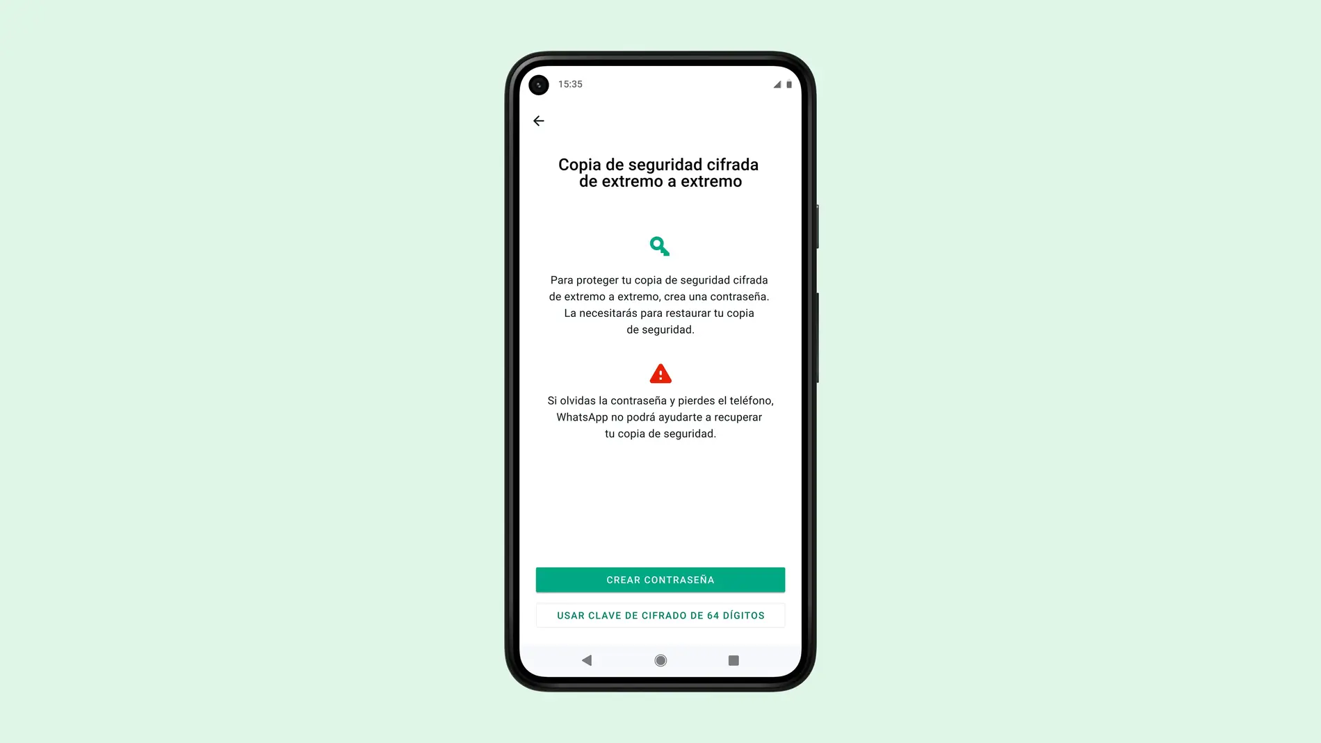La pantalla de WhatsApp en la que el usuario elige entre crear una contraseña propia o usar una clave de cifrado generada por la "app".