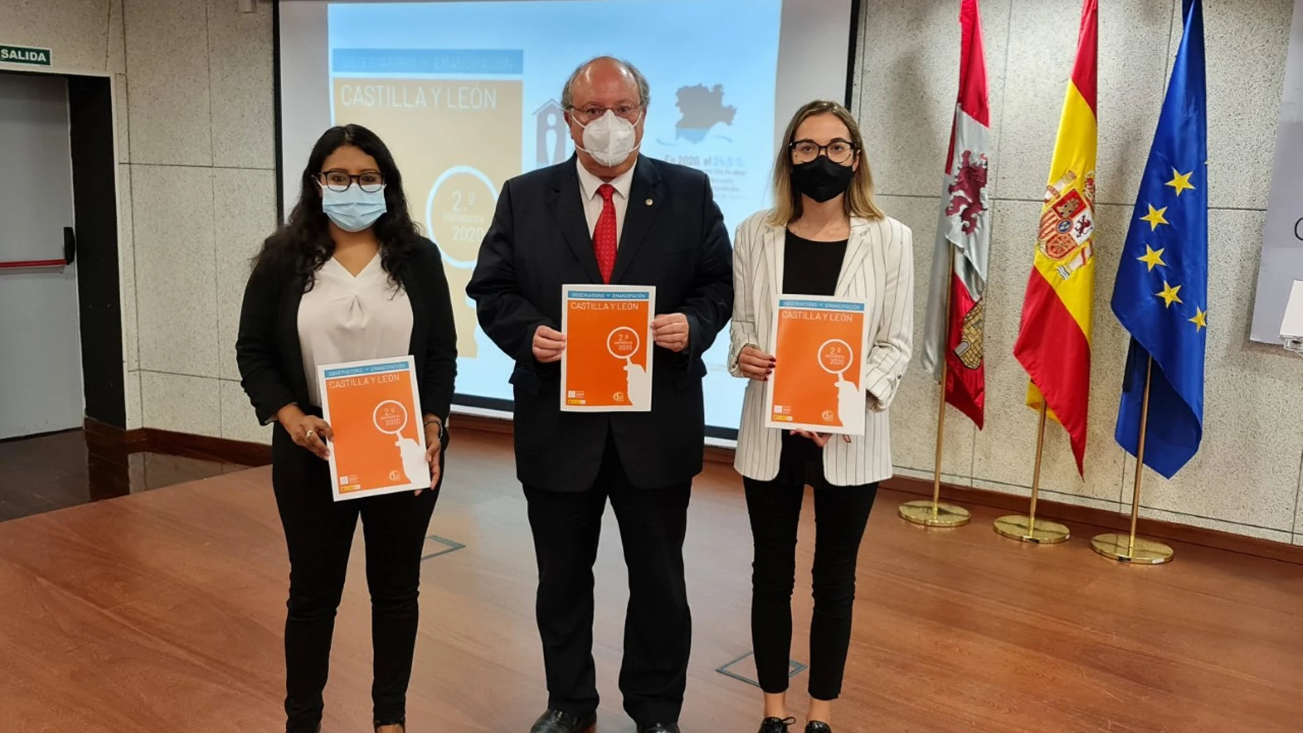 El presidente del CES, Enrique Cabero; la presidenta del Consejo de la Juventud de CyL, Sandra Ámez; y la vicepresidenta del Consejo de la Juventud de España, Margarita Guerrero; presentan los datos del segundo semestre de 2020 del Observatorio de Emancipación