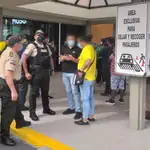 Un asalto en un centro comercial con posterior intercambio de disparos al norte de Guayaquil.