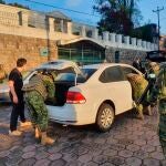 El asesinato de 12 personas este fin de semana en Guayaquil, entre ellos la muerte de un niño de 11 años, ha sido el detonante de esta medida de excepción