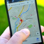 Una persona que confía más en el GPS del teléfono móvil que en su propio cerebro.