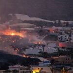La lava destruye casas en el barrio de La Laguna en la isla canaria de La Palma, el pasado jueves 21 de octubre de 2021 | Fuente: Foto AP/Saúl Santos