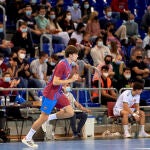 Pablo Urdangarin jugando con el equipo de Barcelona de Balonmano