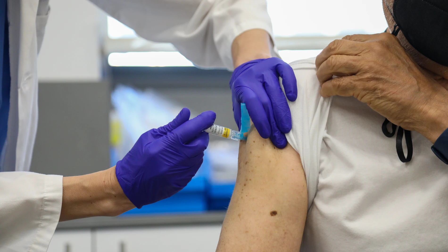 Arranca en Madrid la vacunación de la gripe y del Covid-19