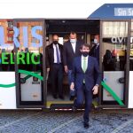 El consejero de Fomento y Medio Ambiente, Juan Carlos Suárez-Quiñones, participa en la presentación del primer autobús eléctrico Avanza para una ruta metropolitana en Castilla y León