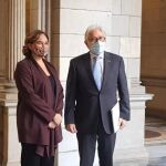 Imagen de la reunión entre Ada Colau y Josep Sánchez Llibre