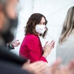 La presidenta de la Comunidad de Madrid, Isabel Díaz Ayuso, visita una de las parcelas incluidas en el primer lote del Plan Vive en Valdebebas