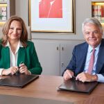 Marta Álvarez, presidenta de El Corte Inglés, junto a Ignacio Garralda, presidente de Mutua Madrileña