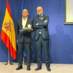 XII Edición de los Premios Corresponsables Iberoamérica 2021. Juan Royo, de CulturaRSC.com, ha entregado el Premio a Juan Pablo Merino, director de Comunicación y RSC de Aqualia