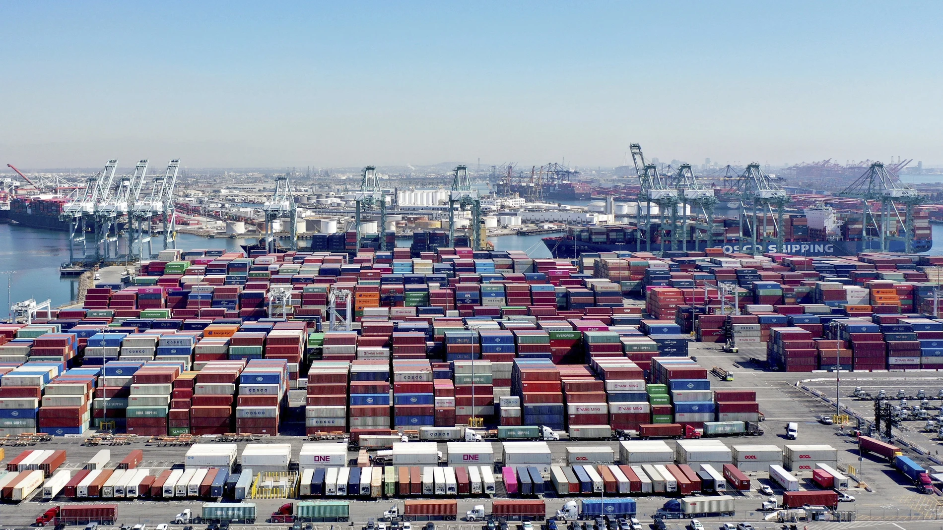 En España faltan al menos 15.000 conductores profesionales para mover las mercancías de los puertos hasta los centros de consumo