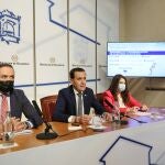 El presidente de la Diputación de Valladolid, Conrado Íscar, acompañado por los vicepresidentes primero, Victor Alonso Monge, y segunda, Gema Gómez, presentan el proyecto de Presupuestos de la Diputación de Valladolid para 2022