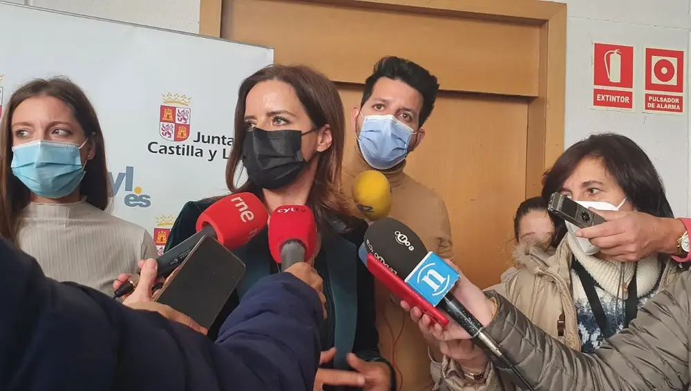 Ana Carlota Amigo atiende a los medios en León.JCYL04/11/2021