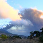 Una de las bocas eruptivas del volcán de Cumbre Vieja