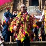 Fervor religioso con la Virgen de la Almudena en el Per&uacute;