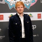 El músico Ed Sheeran posa en el photocall de los 40 Music Awards 2021
