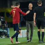 Álvaro Morata y Luis Enrique celebra la victoria ante Suecia