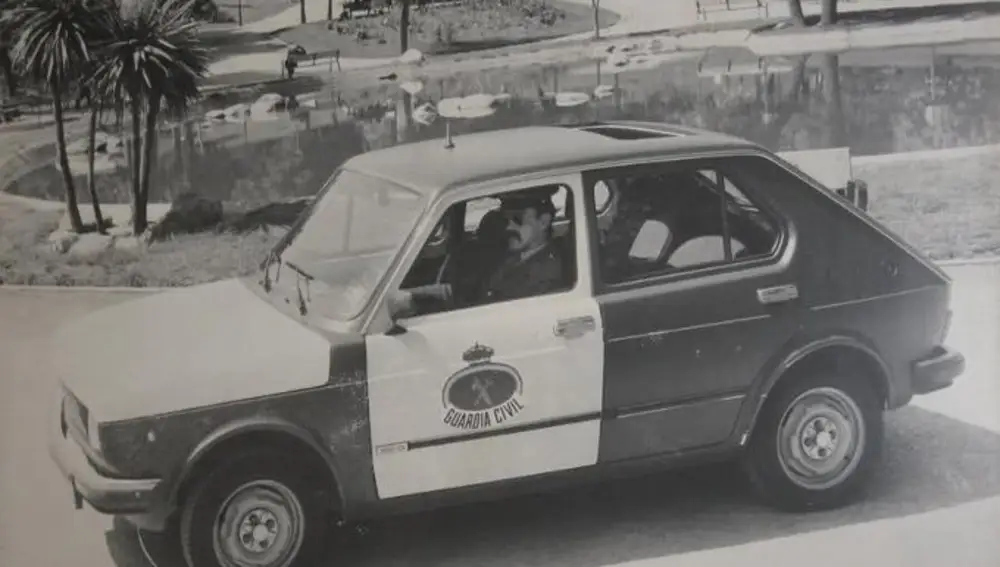 El Seat 127 marcó una época en la Guardia Civil y sirvió para que muchos jóvenes españoles aprendieran a conducir