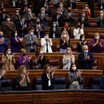 Sánchez se asegura un futuro, España, no