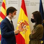 La secretaria de Estado de Transportes, Isabel Pardo de Vera y el vicepresidente catalán y conseller de Territorio, Jordi Puigneró, durante su reunión bilateral de Infraestructuras en la sede del ministerio en Madrid hoy