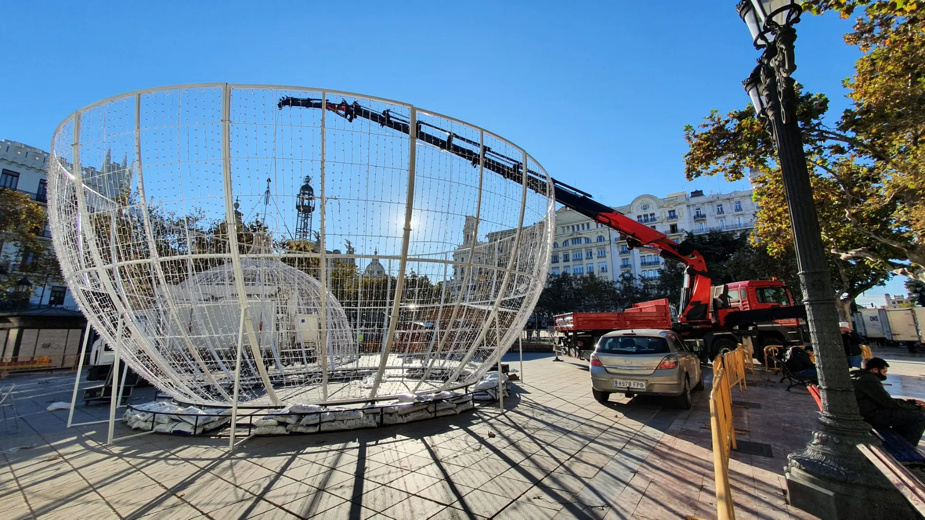 El árbol de Navidad de la plaza del Ayuntamiento de Valencia será redondo