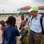 El salesiano burgales, Honorato Alonso, saluda a jóvenes de Don Bosco en Ngangi Goma (Congo)