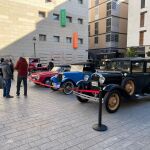 Parte de las "joyas sobre ruedas" expuestas en la plaza Viriato