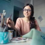 Con la iniciativa ‘Emplea Cultura’, Banco Santander incentiva la contratación de nuevos talentos en el sector de la cultura.
