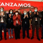 El alcalde de Murcia, José Antonio Serrano (2d), y la presidenta del PSOE, Cristina Narbona (3i), en la inauguración del XVI Congreso Regional del PSRM, en el centro Cuartel de Artillería, a 4 de diciembre de 2021, en Murcia, Región de Murcia (España).