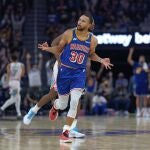 Stephen Curry, después de anotar un triple ante los Spurs