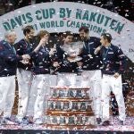 Tarpischev, el capitán de Rusia, y Medvedev, Rublev, Donskoy, Khachanov y Karatsev, los campeones de la Copa Davis