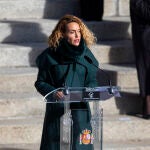 La presidenta del Congreso pide «lealtad constitucional» y obvia a sus socios nacionalistas e independentistas que dieron plantón a la conmemoración.