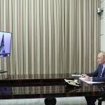 Putin y Biden durante su conversación por teleconferencia