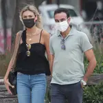 Enrique Ponce y Ana Soria por las calles de Nimes